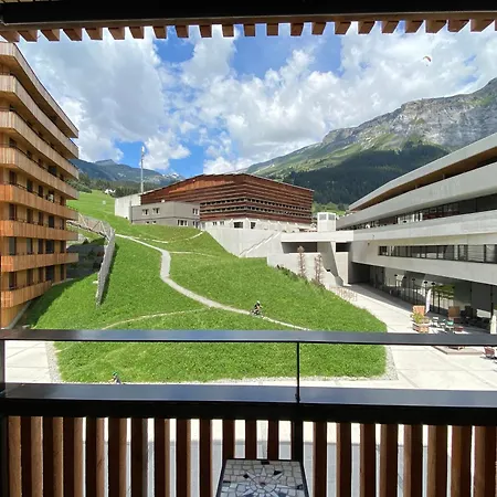 Im Stenna Vallada Direkt Bei Den Bergbahnen Flims