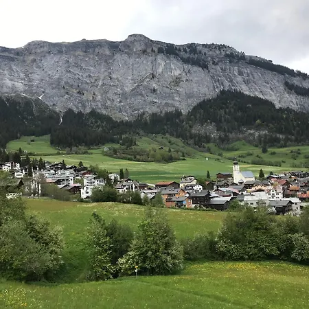 Apartment Im Stenna Vallada Direkt Bei Den Bergbahnen Flims