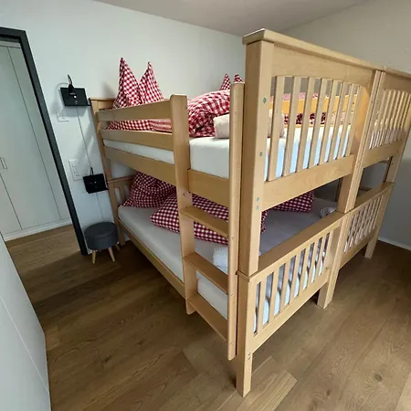 Apartment Im Stenna Vallada Direkt Bei Den Bergbahnen Flims